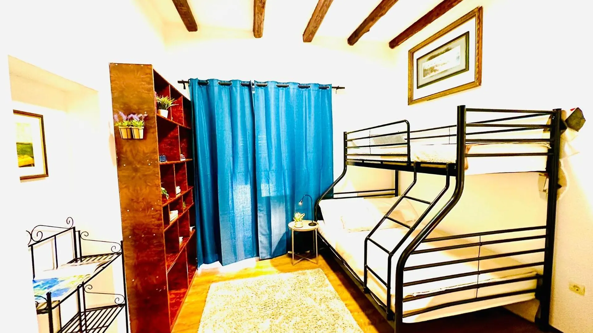 Hostel Art & Joy Pula 0*,